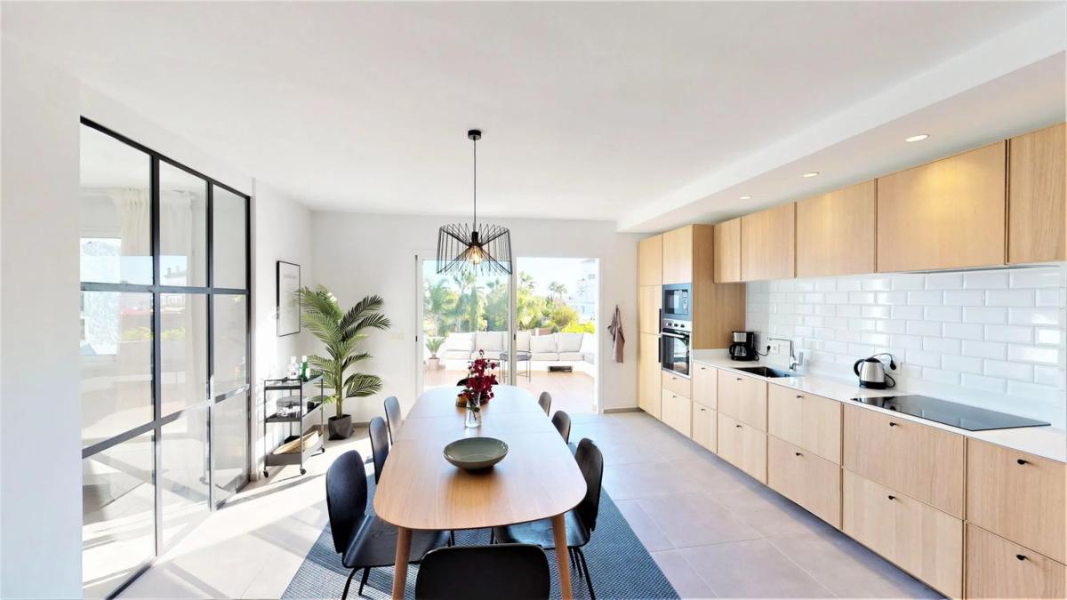 Venta de piso en Barrio Nueva Andalucía, Marbella
photo 1
