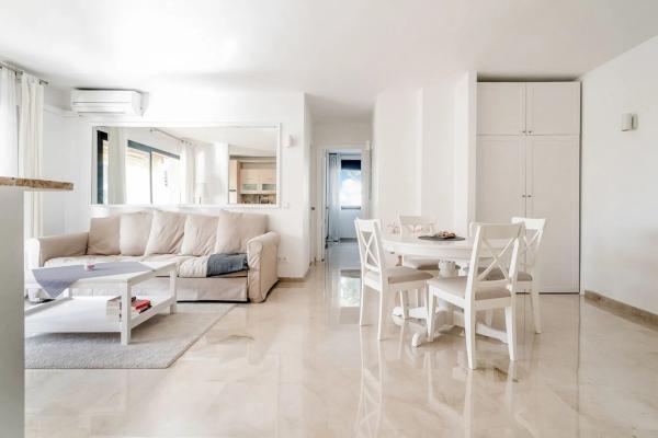 Piso en venta en Calle Azahar, Marbella
 photo 3