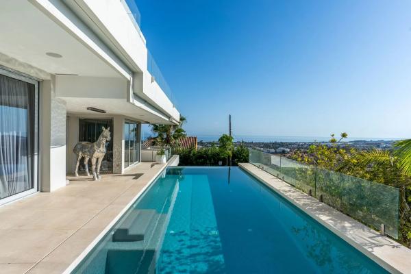 Independent chalet for sale in Calle las Amapolas, Marbella
 photo 1