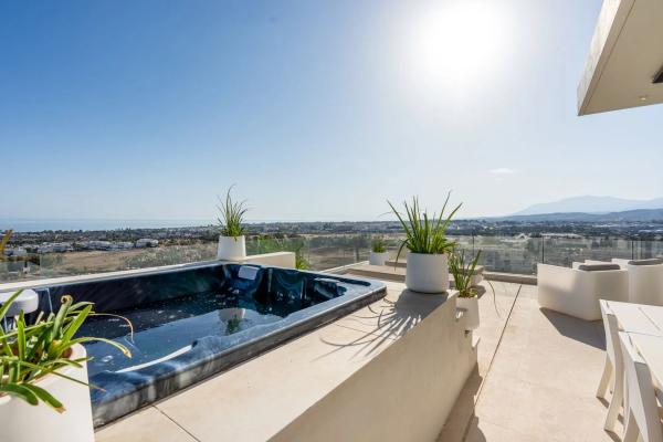 Independent chalet for sale in Calle las Amapolas, Marbella
 photo 4