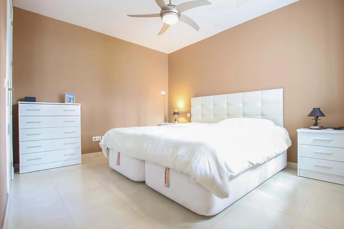 Venta de piso en CL ACACIAS LAS, 23, Marbella
 photo 2