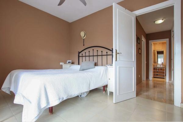 Piso en venta en CL ACACIAS LAS, 23, Marbella
 photo 3
