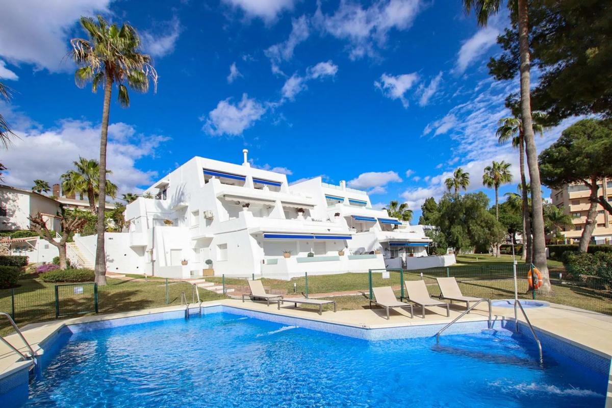 Venta de piso en CL ACACIAS LAS, 23, Marbella
 photo 5