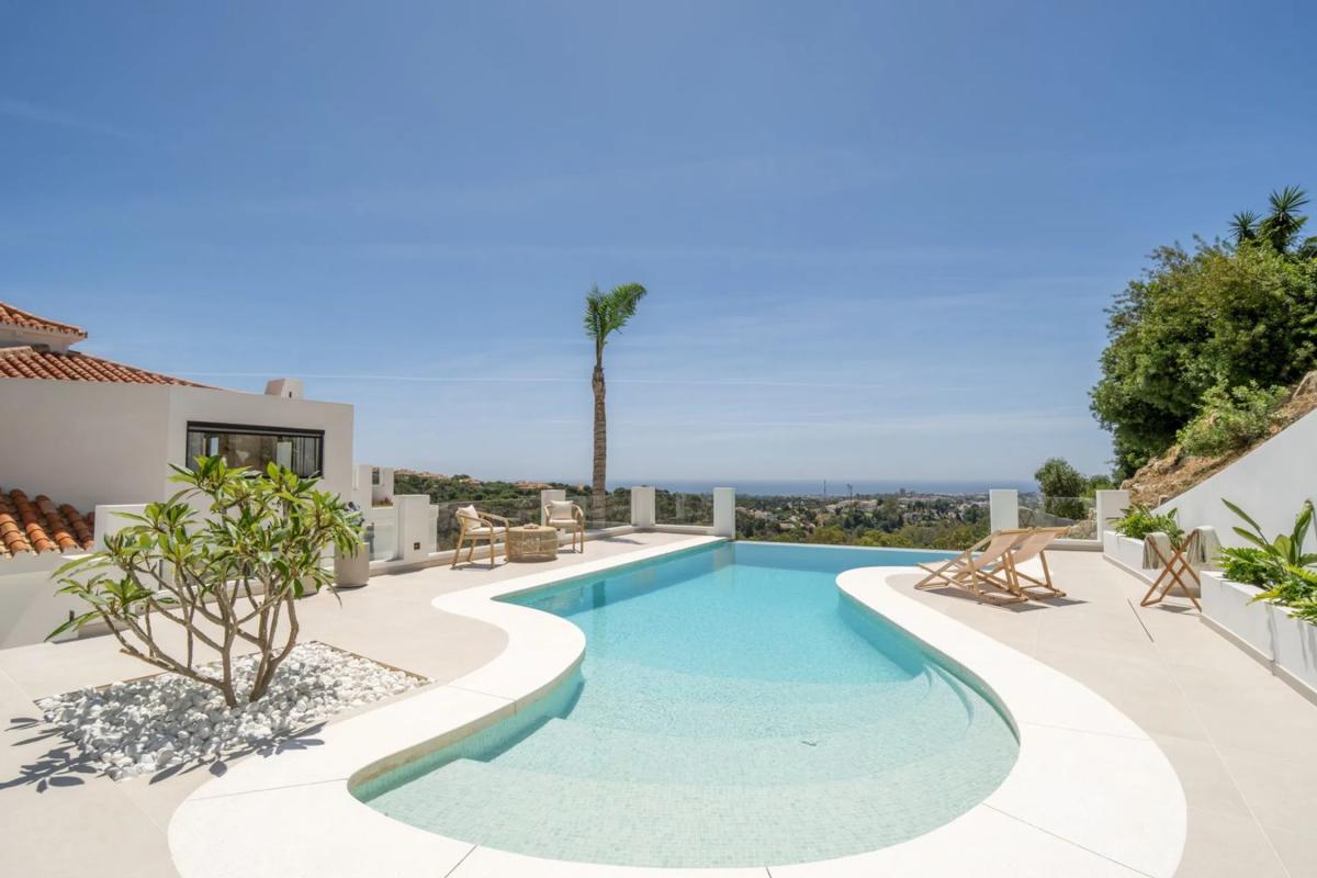 Venta de chalet independiente en Barrio Nueva Andalucía, Marbella
photo 2