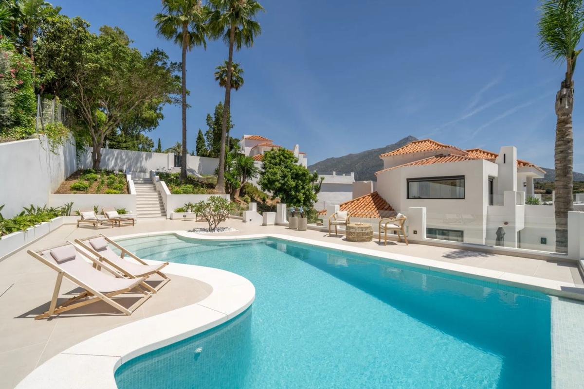 Venta de chalet independiente en Barrio Nueva Andalucía, Marbella
photo 3