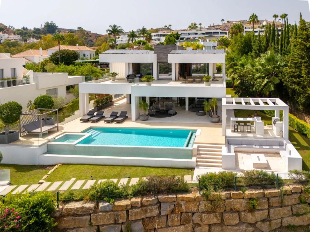Venta de chalet independiente en Barrio Nueva Andalucía, Marbella
photo 1