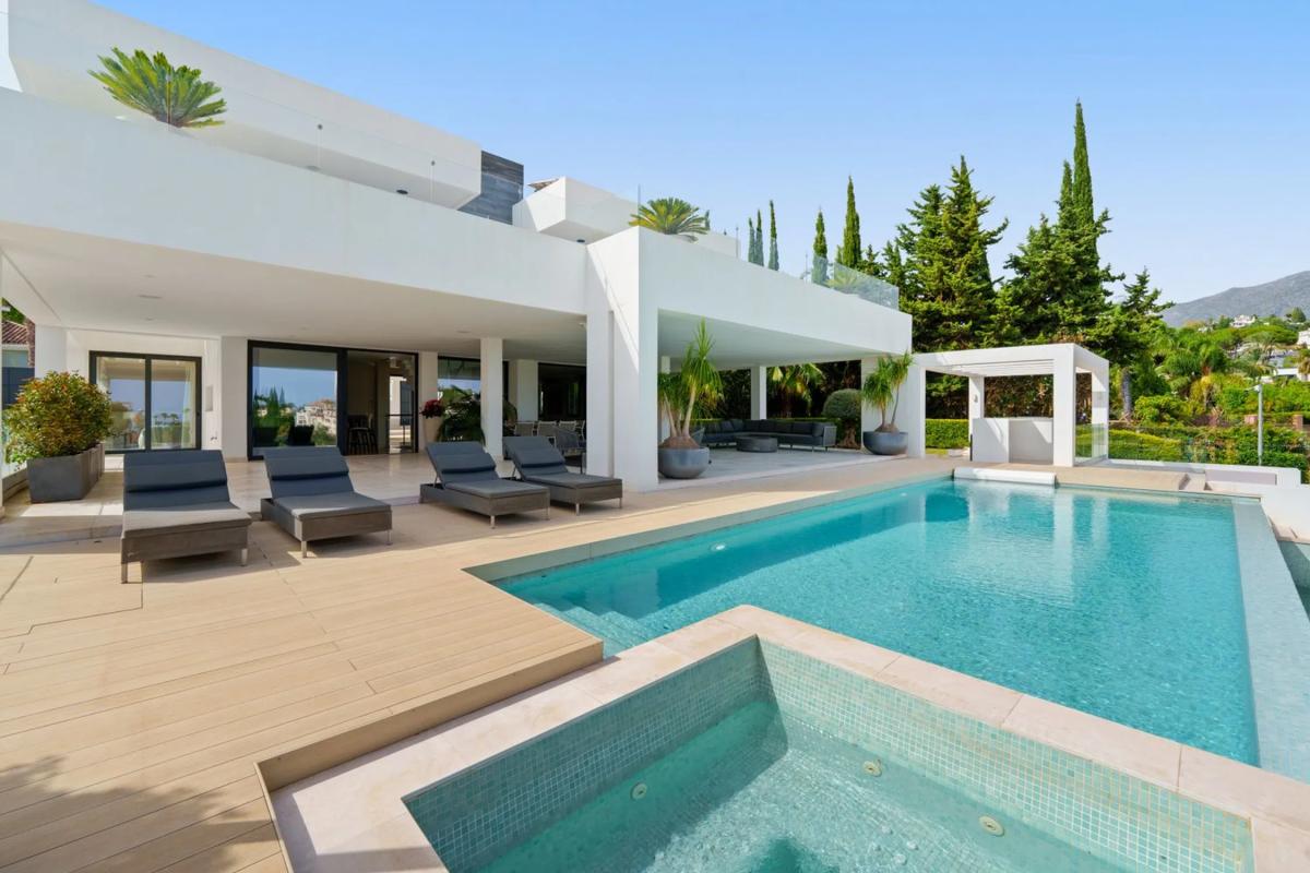Venta de chalet independiente en Barrio Nueva Andalucía, Marbella
photo 2