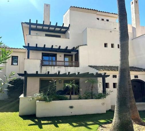 Mieszkanie na sprzedaż w  Calle de las Adelfas, Marbella photo 3