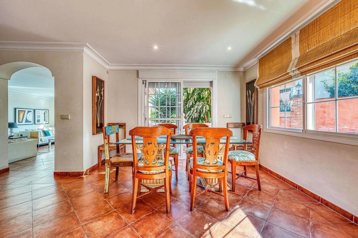 Venta de chalet independiente en Barrio Nueva Andalucía, Marbella
photo 3