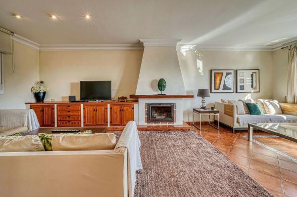 Independent chalet for sale in Barrio Nueva Andalucía, Marbella
 photo 4