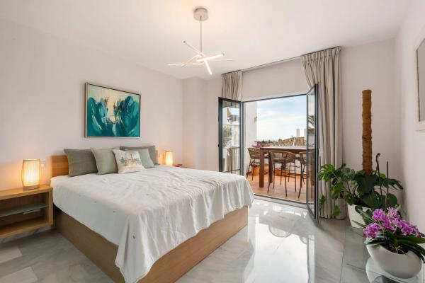 Piso en venta en Calle los Tilos, 1, Marbella
photo 1