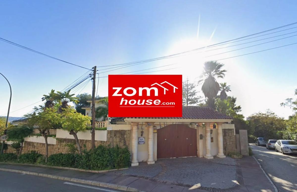 Venta de chalet independiente en Calle los Lirios, Marbella
photo 4