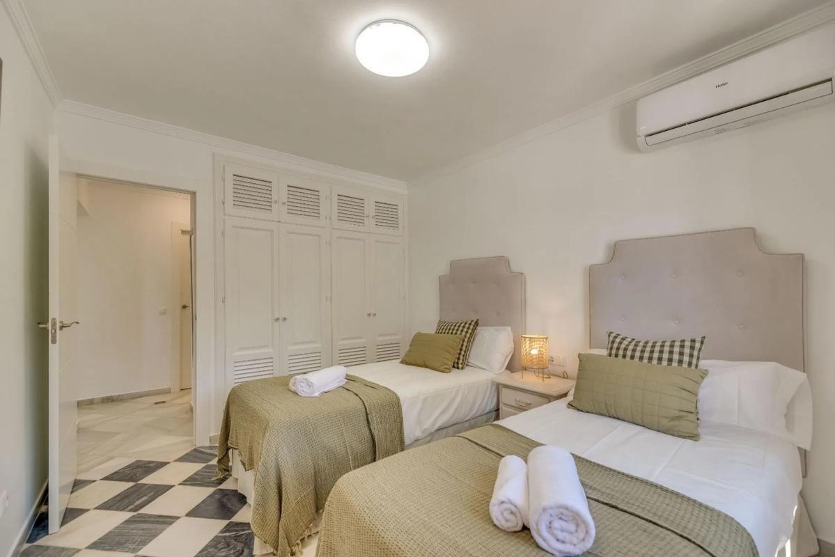 Venta de chalet independiente en Calle las Amapolas, 204, Marbella
photo 1