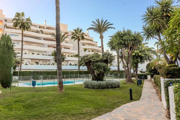 Mansarda na sprzedaż w  Calle de las Adelfas, Marbella photo 2