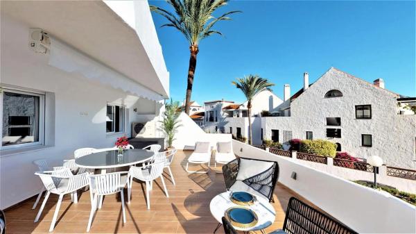 Piso en venta en Barrio Nueva Andalucía, Marbella
thumbnail 1
