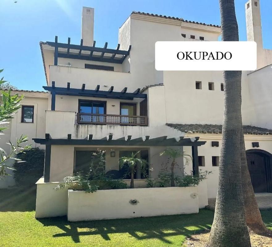 Sale of apartment in Calle de las Adelfas, Marbella
photo 4