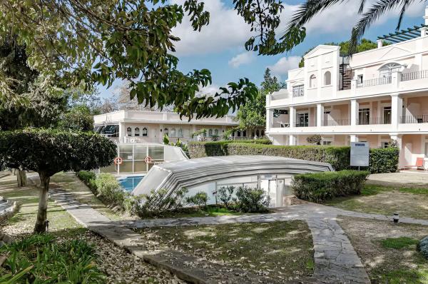 Duplex en venta en Calle el Califa, Marbella photo 1