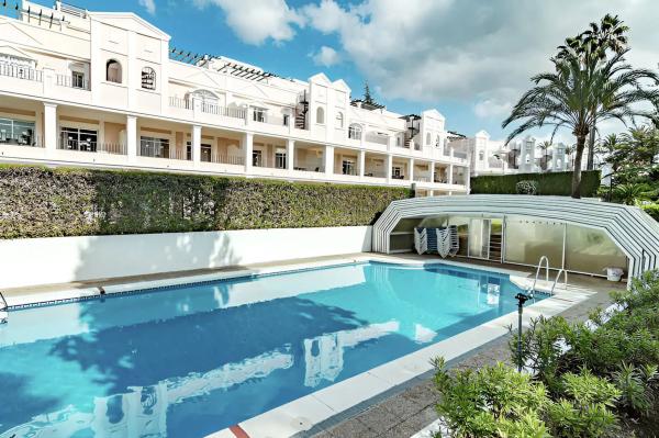 Duplex en venta en Calle el Califa, Marbella photo 2