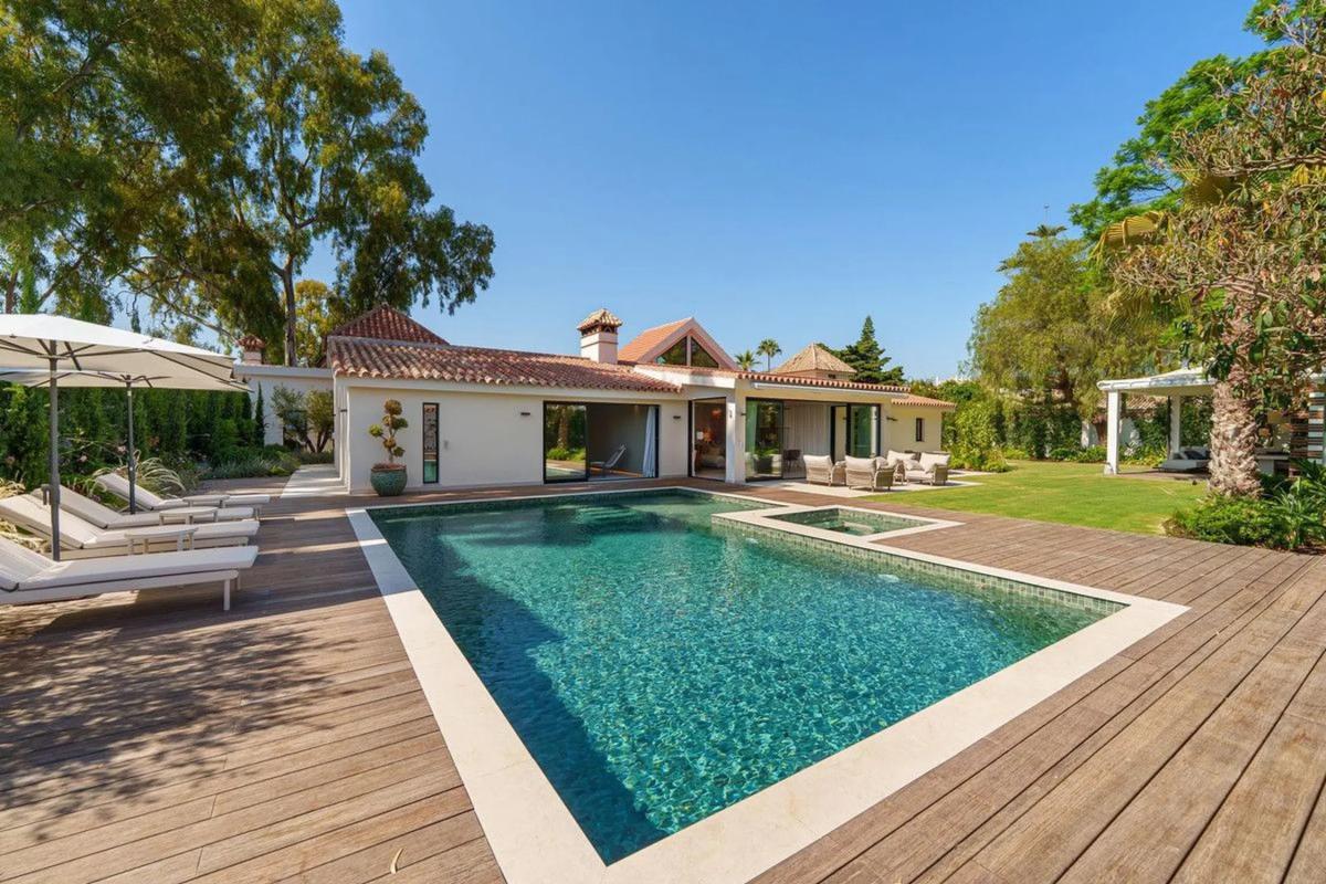 Venta de chalet independiente en Calle las Hortensias, Marbella
photo 2