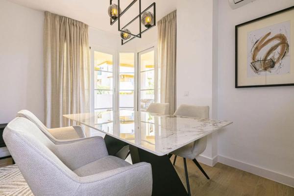 Duplex en venta en Avenida de Manolete, 533, Marbella photo 2
