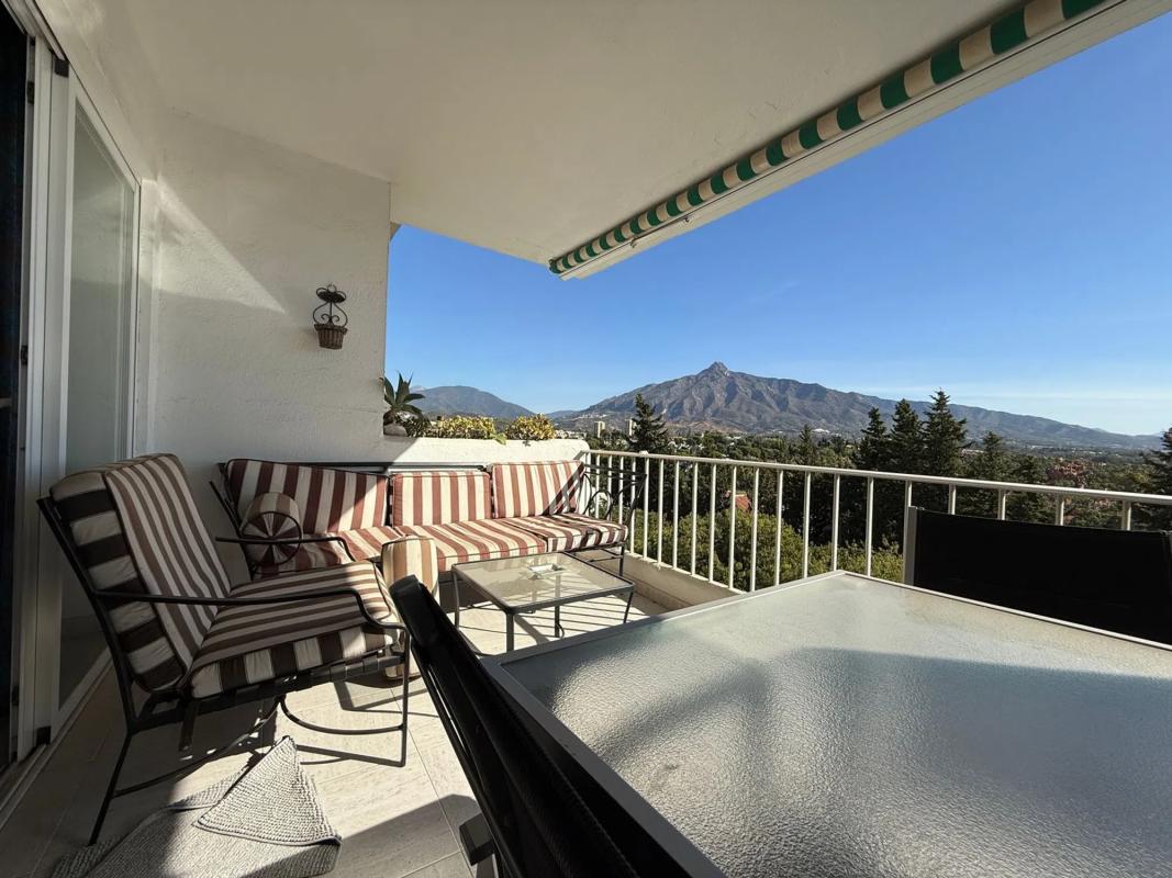 Venta de ático en Avenida de Manolete, 4, Marbella photo 2