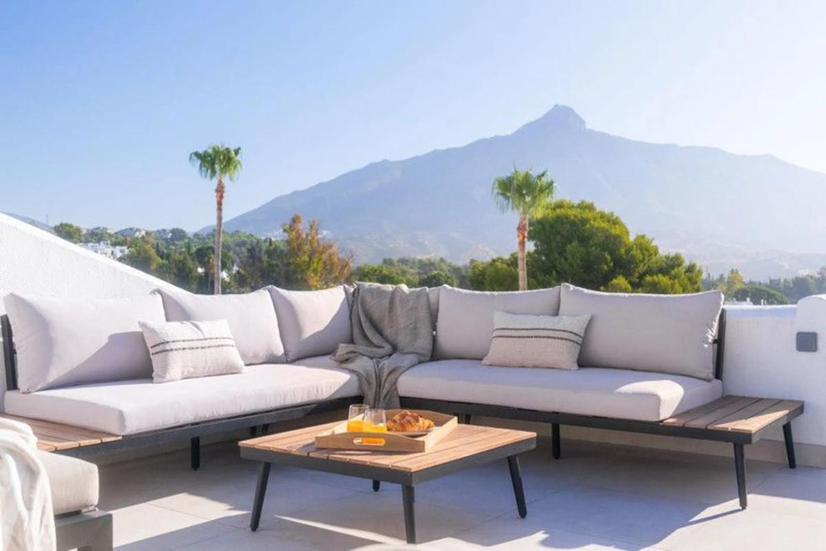Venta de chalet adosado en Barrio Nueva Andalucía , Marbella photo 1