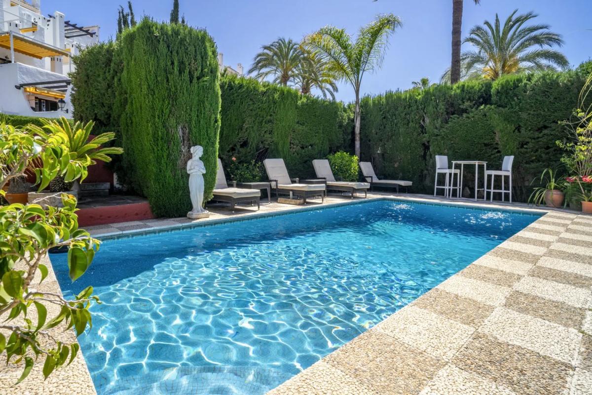 Venta de chalet independiente en Barrio Nueva Andalucía, Marbella
 photo 5