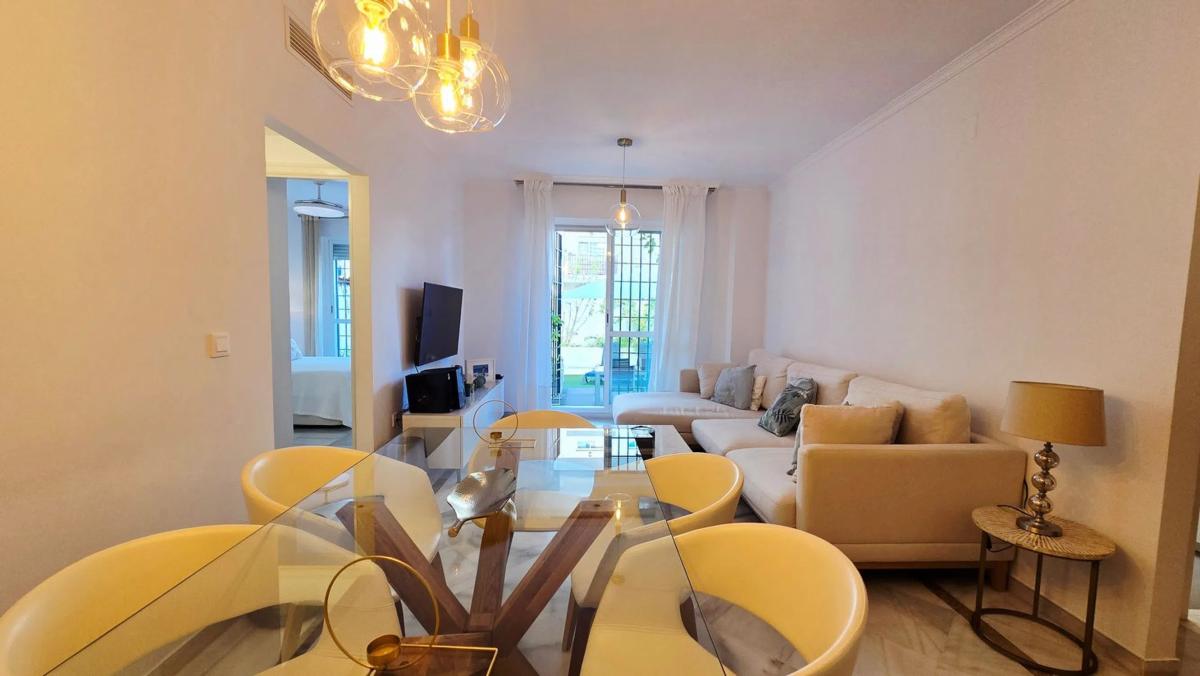 Venta de piso en CL RIO DANUBIO-ALTOS D RODEO, 3, Marbella
 photo 4