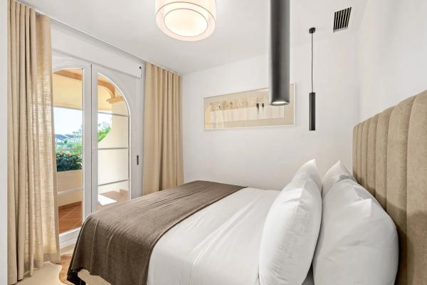 Duplex en venta en Calle 01B Nva Andaluc, 13 C, Marbella photo 1