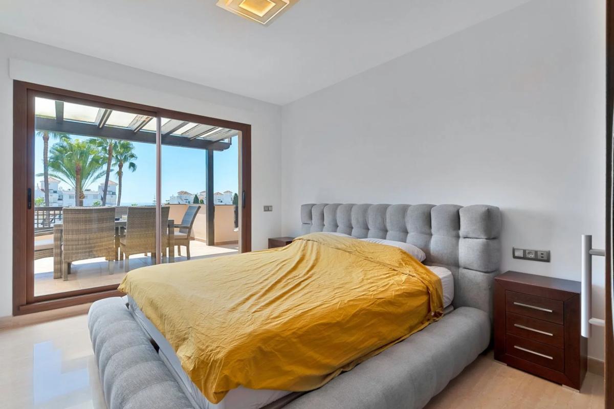 Venta de ático en  Barrio Nueva Andalucía, Marbella photo 2