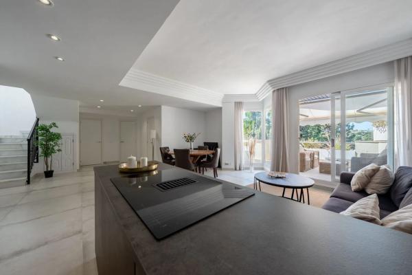 Duplex en venta en Barrio Nueva Andalucía, Marbella photo 3