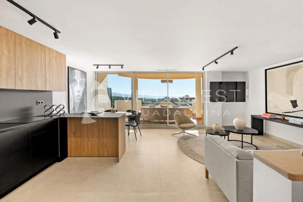 Duplex en venta en Calle de las Adelfas, Marbella photo 1