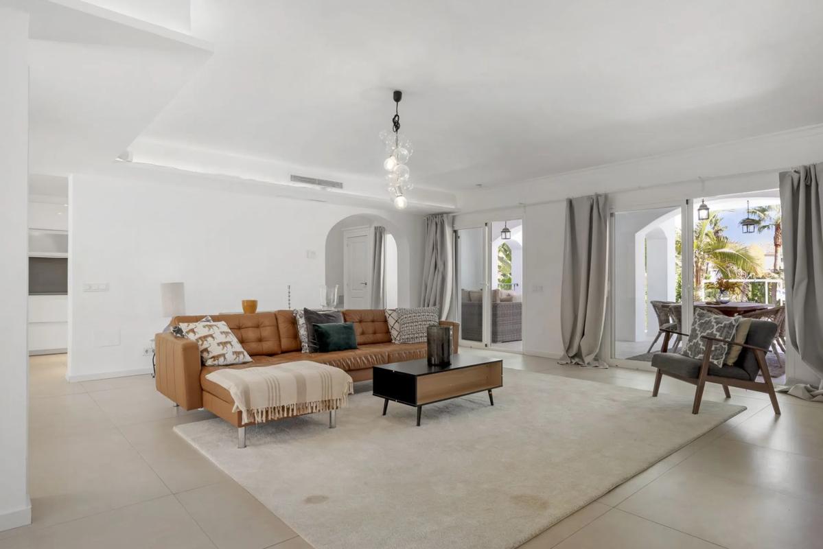 Venta de chalet independiente en Barrio Nueva Andalucía, Marbella
 photo 5