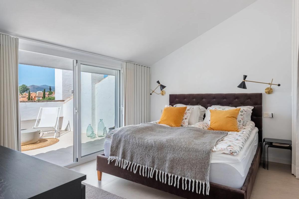Venta de duplex en Calle de las Adelfas, Marbella photo 1
