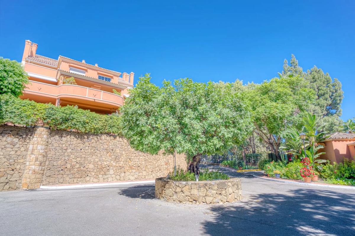 Venta de duplex en Calle Yedras, Marbella photo 2