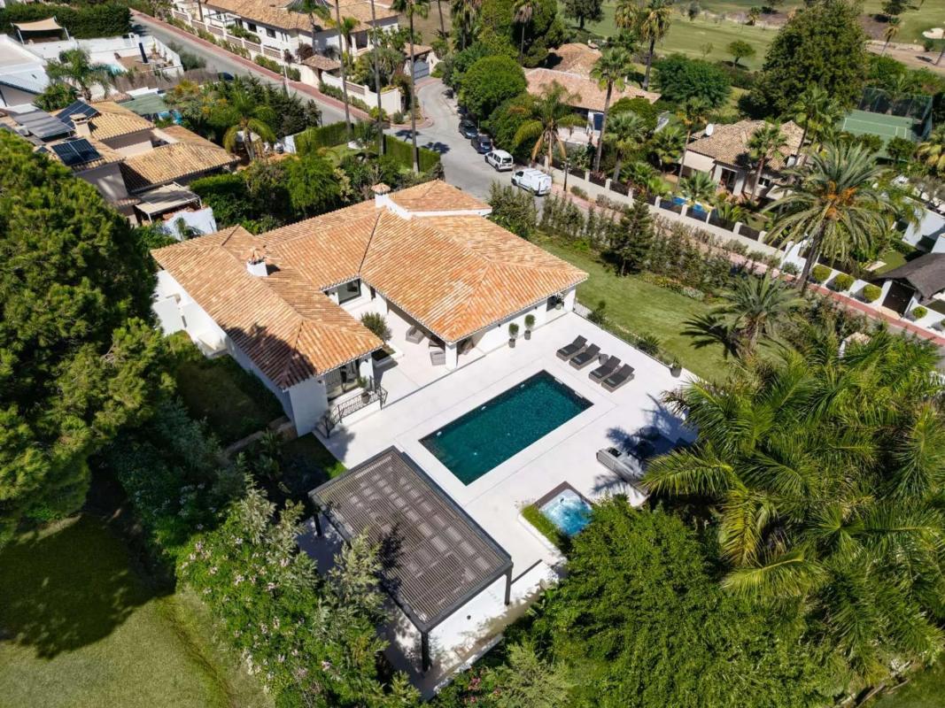 Venta de chalet independiente en Calle Juan Belmonte, Marbella
 photo 2