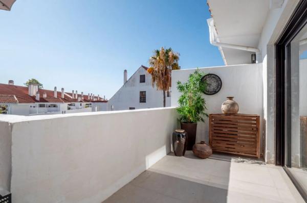 Mieszkanie na sprzedaż w  Calle el Califa, Marbella photo 2