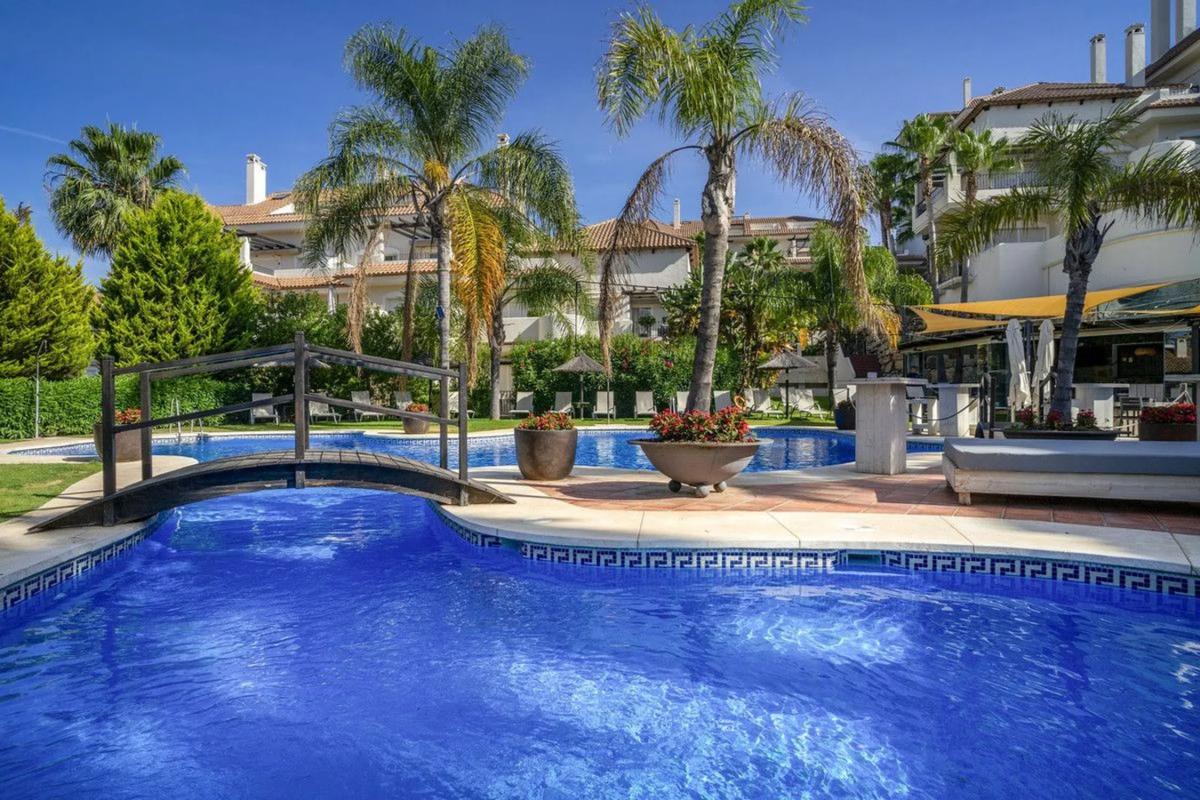 Venta de piso en Barrio Nueva Andalucía, Marbella
photo 1
