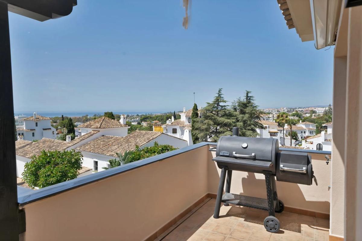 Sprzedaż poddasza w Calle de las Adelfas, Marbella photo 2