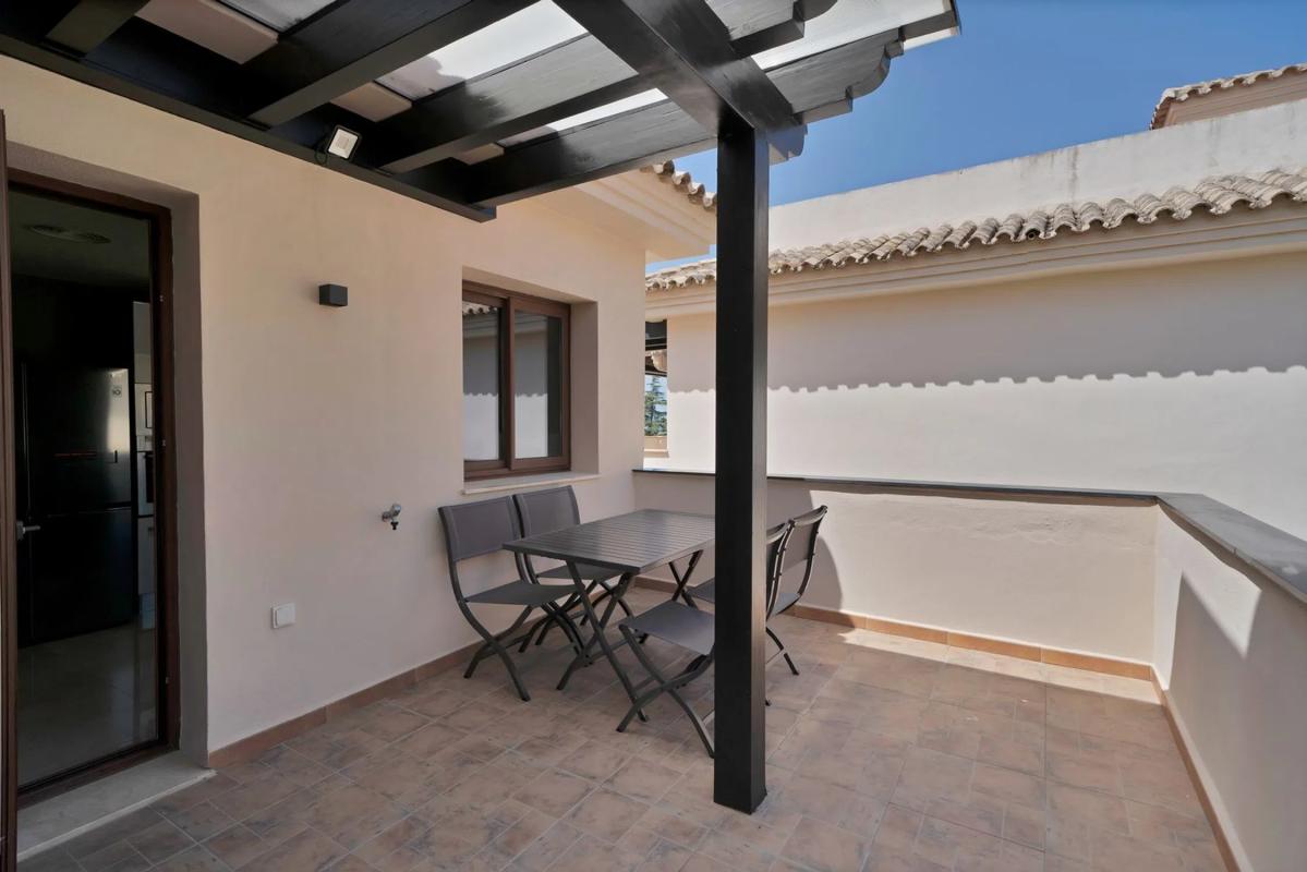 Sprzedaż poddasza w Calle de las Adelfas, Marbella photo 3