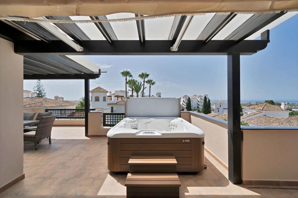 Sprzedaż poddasza w Calle de las Adelfas, Marbella photo 4