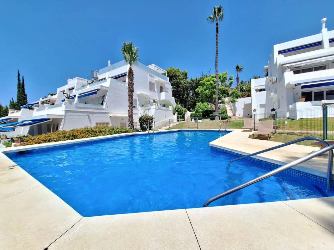 Venta de piso en Calle las Hortensias s/n, Marbella
photo 1