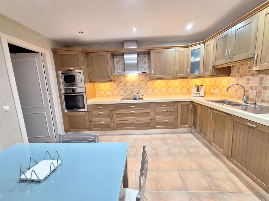 Venta de piso en Calle las Hortensias s/n, Marbella
photo 4