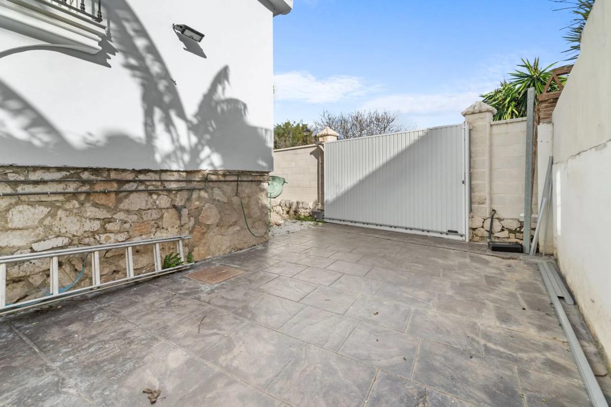 Venta de chalet independiente en CL ROMERO EL, Fuengirola
photo 1