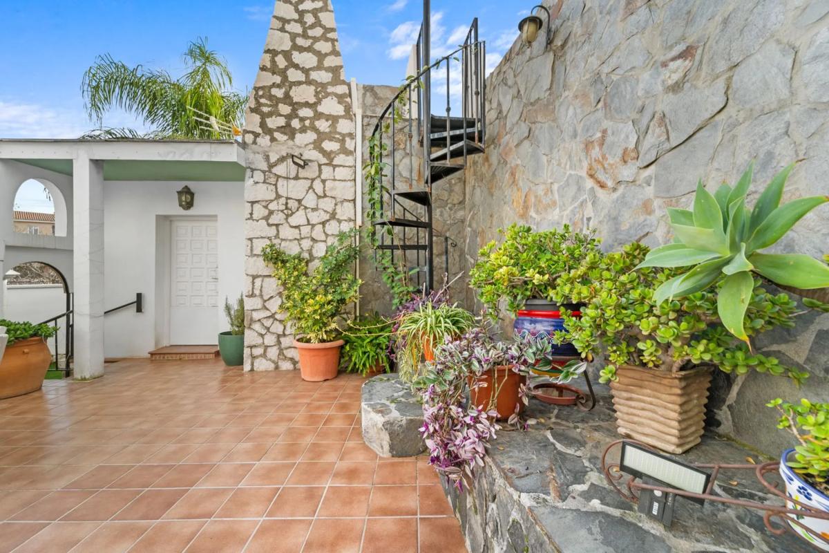 Venta de chalet independiente en CL ROMERO EL, Fuengirola
photo 3