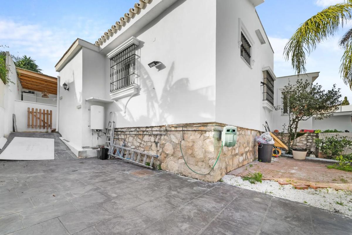 Venta de chalet independiente en CL ROMERO EL, Fuengirola
photo 4