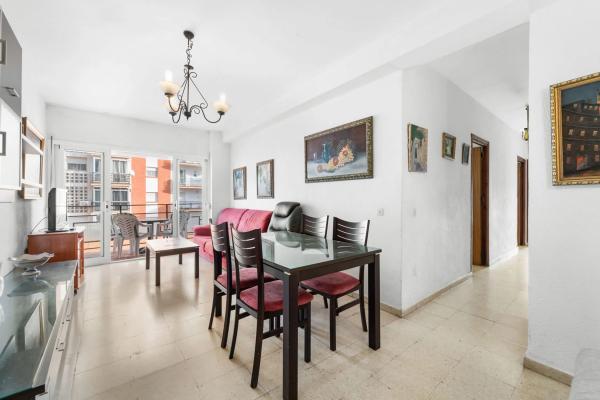 Piso en venta en CL HERMANOS PINZON, Fuengirola
thumbnail 1