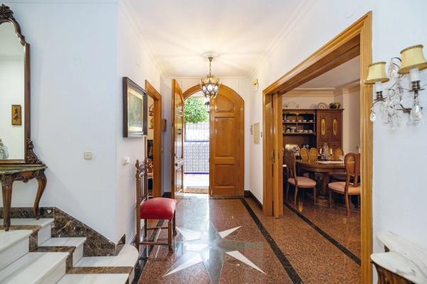 Chalet independiente en venta en Calle Melilla, Fuengirola
thumbnail 1