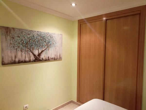 Apartment for sale in Paseo Marítimo Rey de España, Fuengirola thumbnail 2