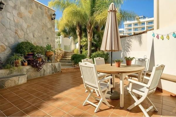 Independent chalet for sale in Calle Romero s/n, Fuengirola
photo 1